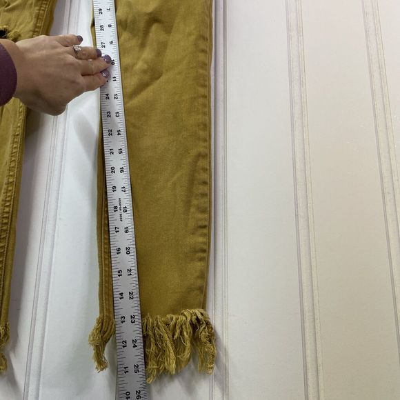 Free People Great Heights Women's Frayed Skinny Jeans SIZE 26‎ Boho Mustard Gold - Picture 7 of 8